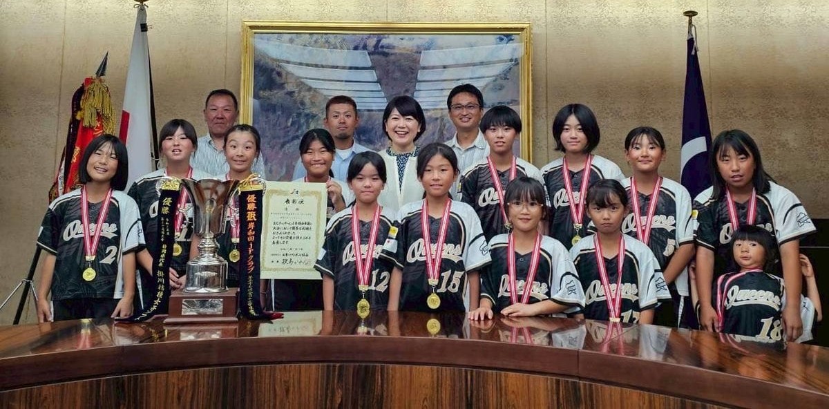 前橋市長への優勝報告 表敬訪問を行いました